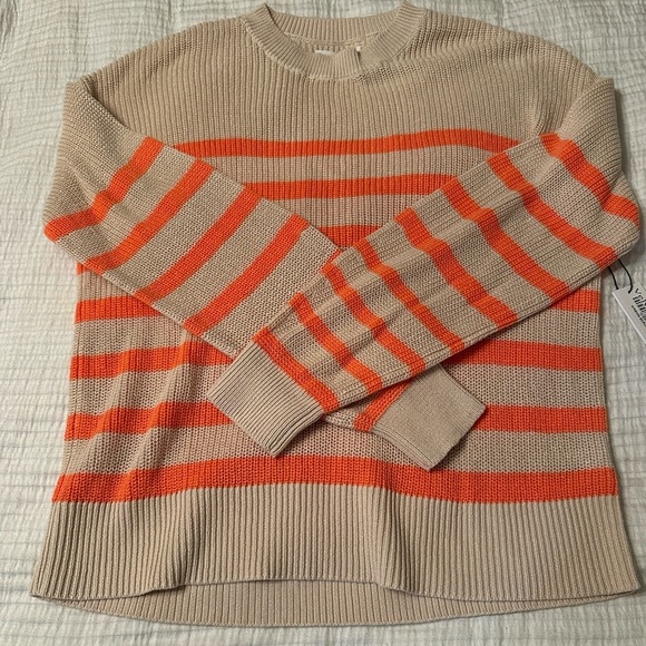 Velvet by Graham & Spencer Wren Sweater - NWT - Size L - Picture 6 of 12